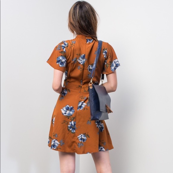 Front cut out floral fall dress - Picture 6 of 6